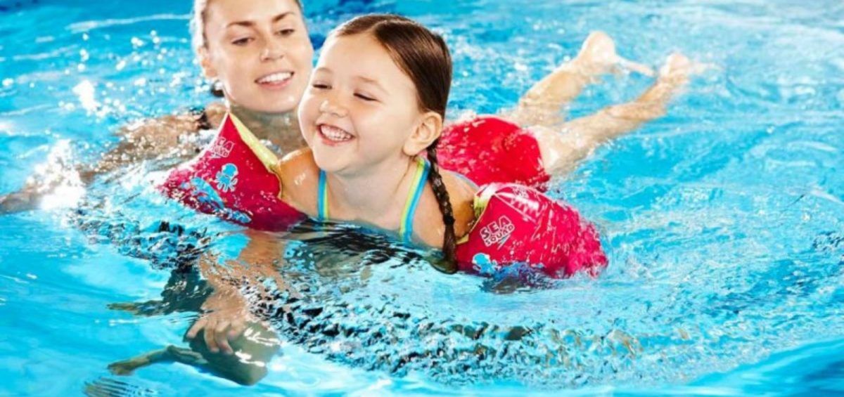 Chuẩn bị đồ dùng phục vụ cho việc học bơi bướm